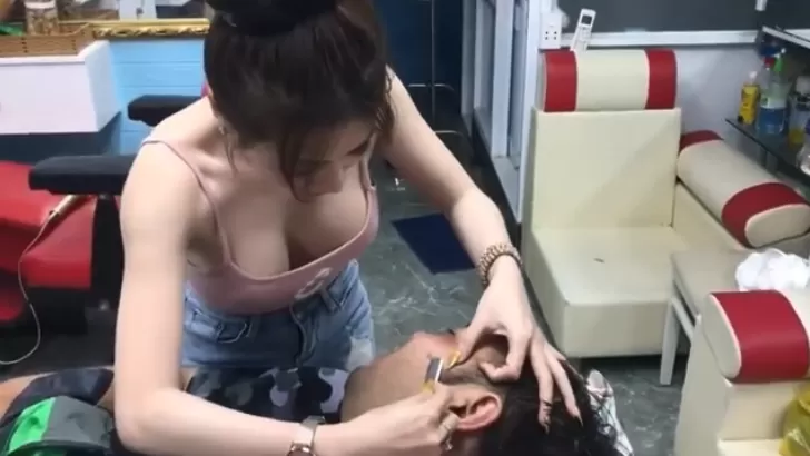 Quán cắt tóc sung sướng p phim sex